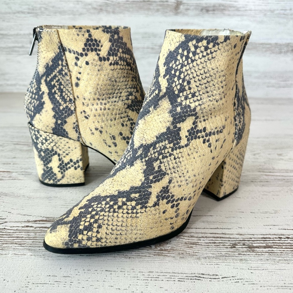 STEVE MADDEN Jillian Snake Print Leather Suede Point Toe Western Boots 7.5